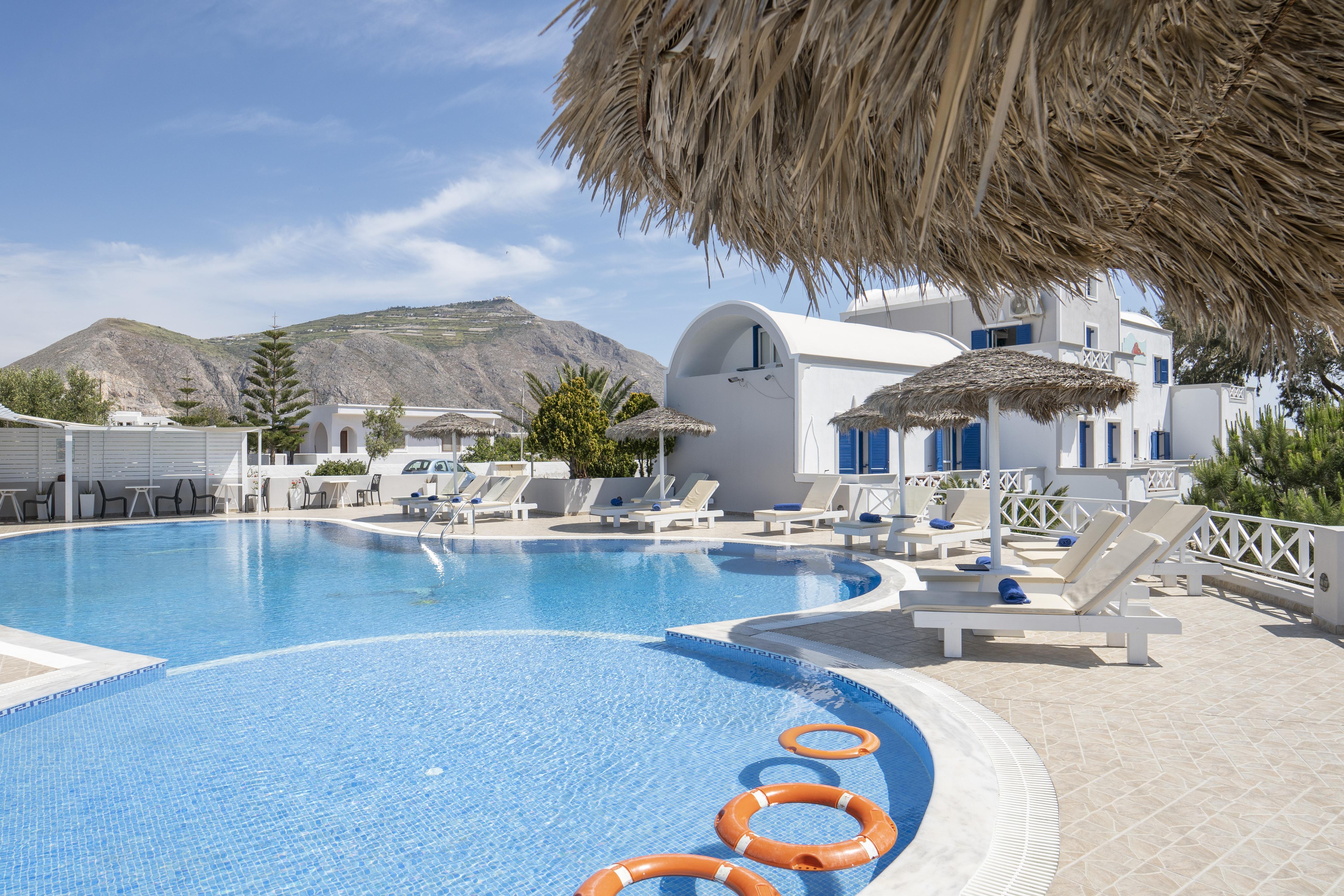 Bella Santorini Hotel 4*